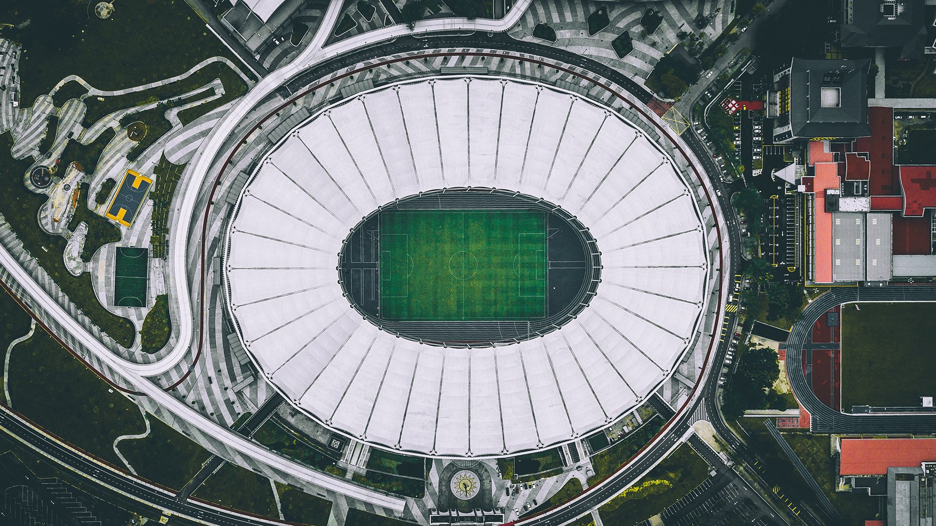爱游戏公司-离谱！AC米兰跨界NBA，莎拉波娃溃败，法兰克福造点成唯一慰藉